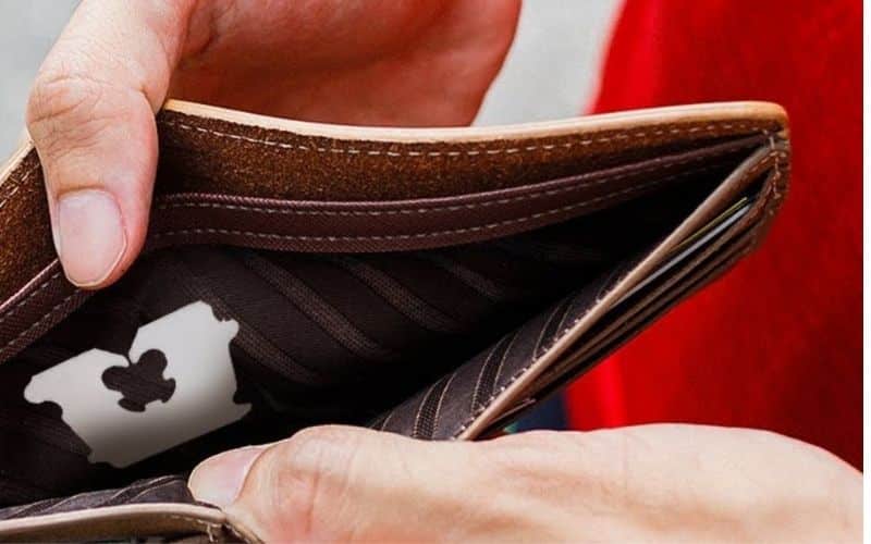 Always Carry a Bread Clip in Your Wallet During Vacation