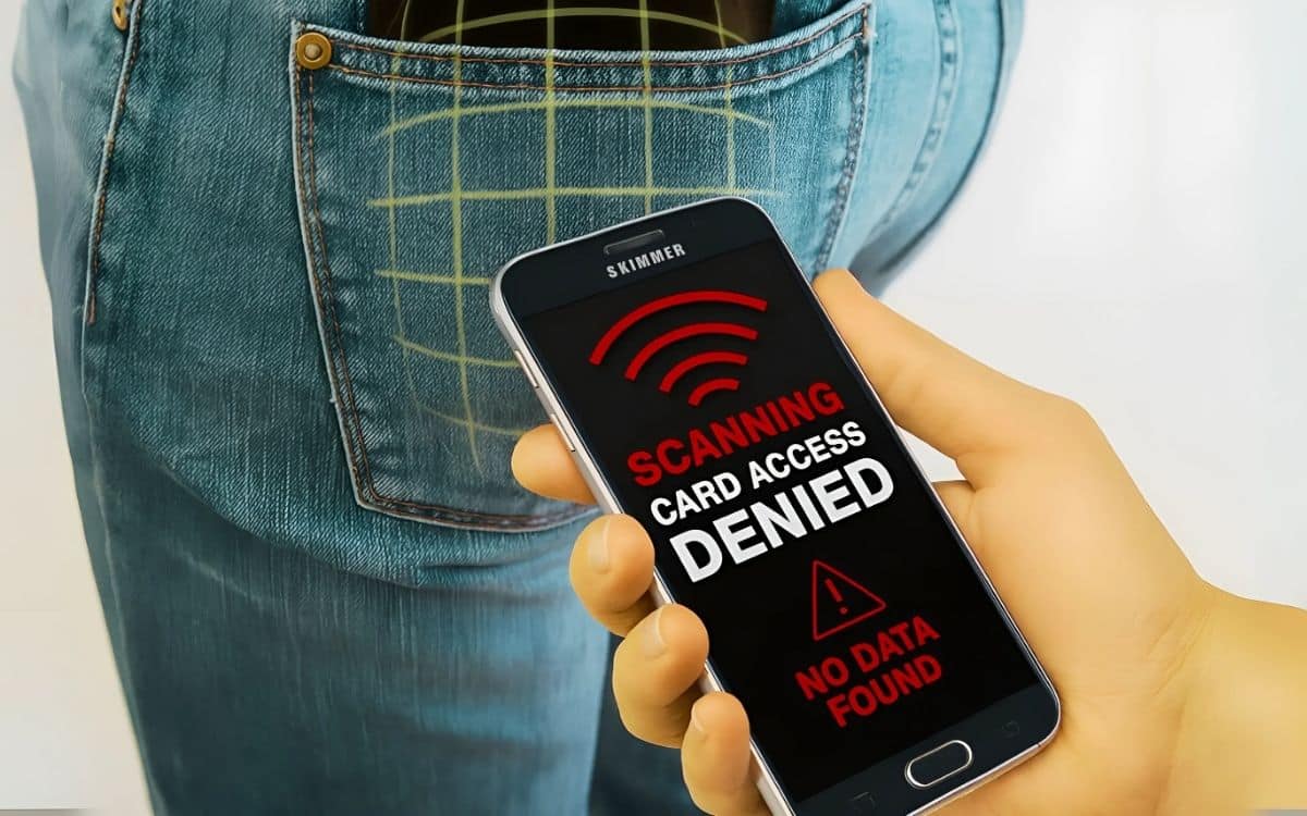 A Hacker Can Walk Past You And Steal Your Credit Cards - Unless You Have This